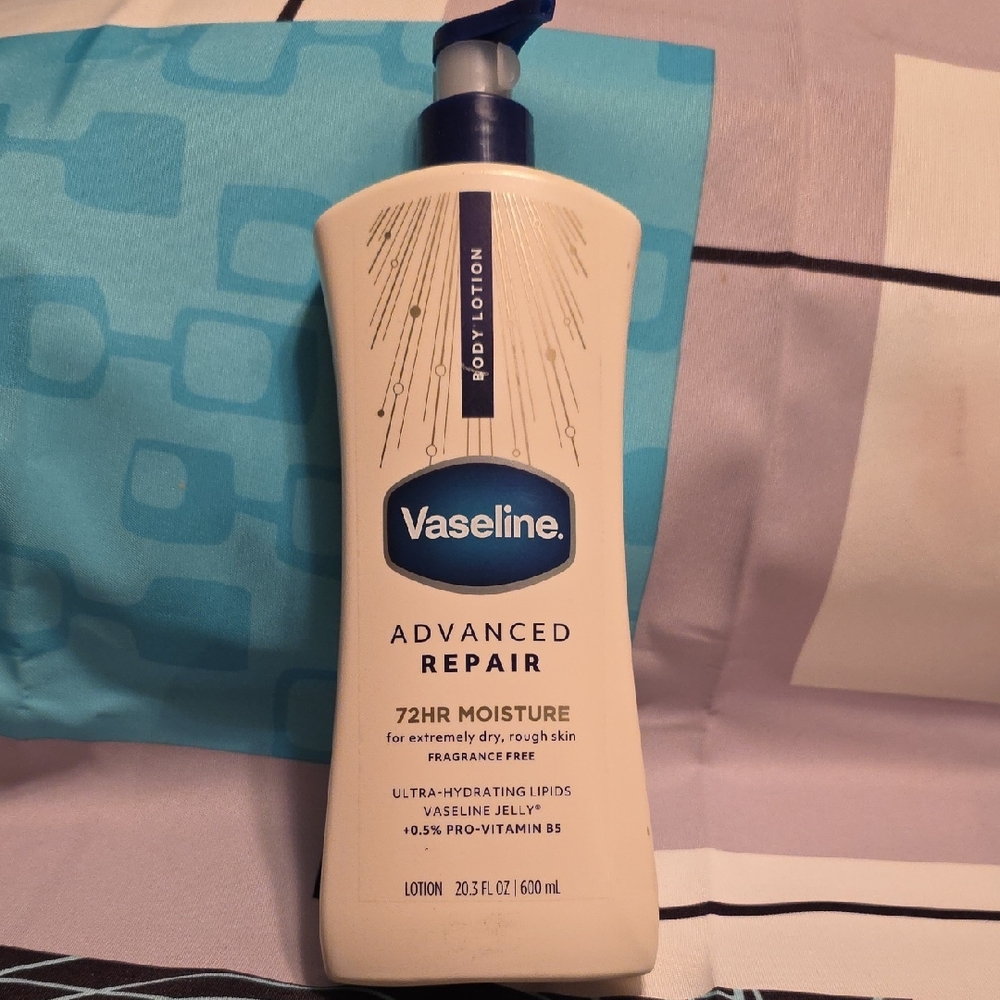Vaseline Advanced Repair 72 Hr Moisture Lotion, 600 Ml. Pump. New